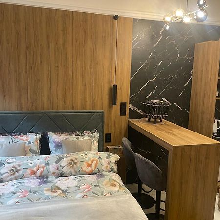 Lux Dabich 2 Apartment โนวีซาด ภายนอก รูปภาพ