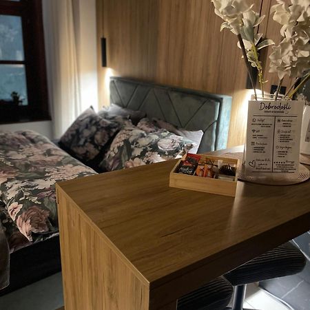 Lux Dabich 2 Apartment โนวีซาด ภายนอก รูปภาพ